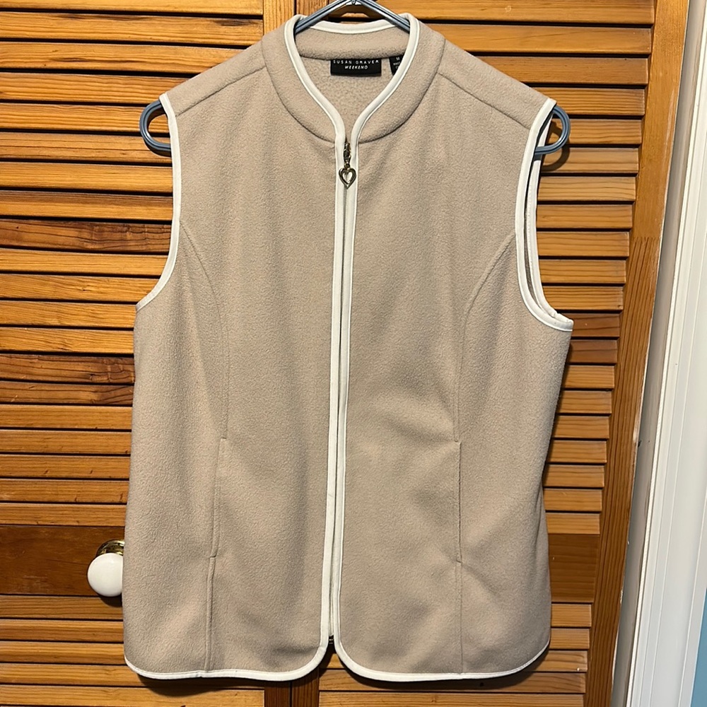 Susan Graver weekend size medium women’s Fleece vest